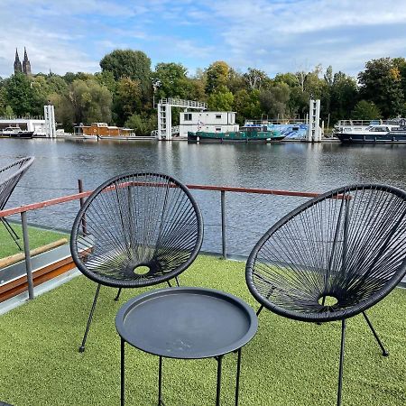 Отель Houseboat Ginger Прага Экстерьер фото